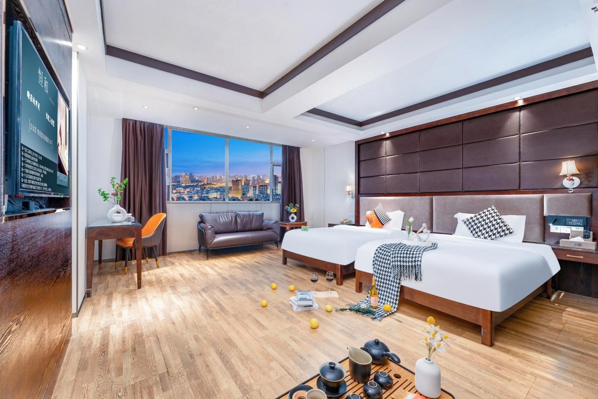 Henghe Selected S Design Hotel - Flagship Store Of Guangzhou Baiyun Railway Station International Convention Center--Reputation Preferred ภายนอก รูปภาพ